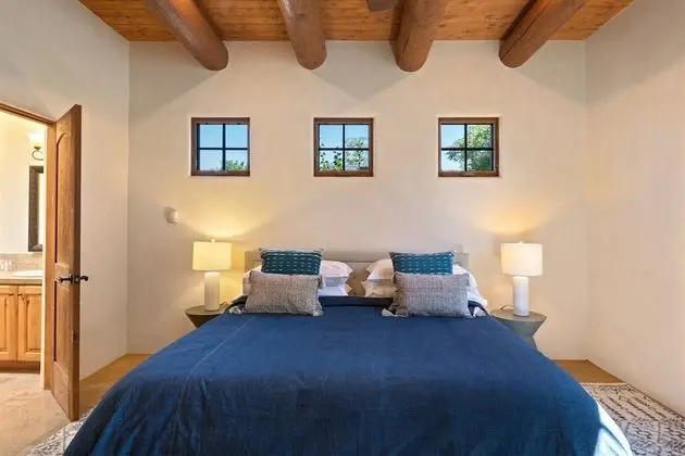 Casa Nona - Pristine Home in the Railyard District, Walk to The Plaza - Oda