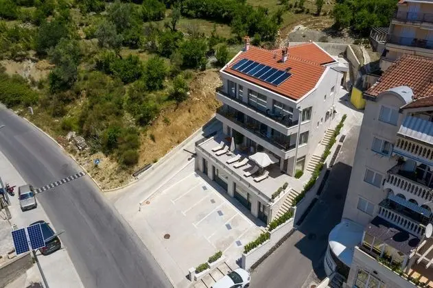 Casa Nuova