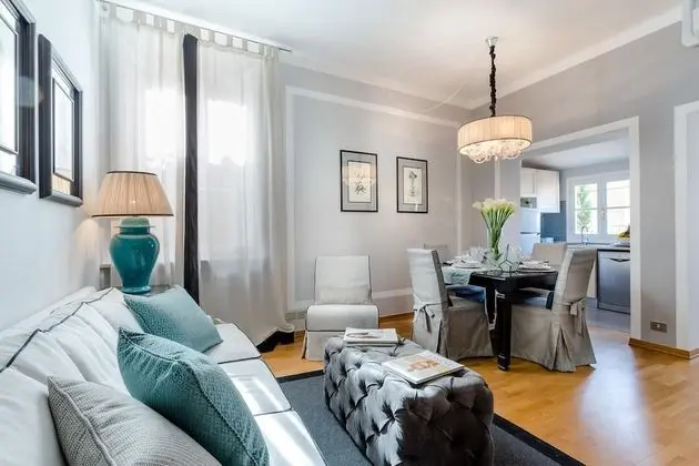 Casa Ottone - Residenze Seicento - A Superb Bright Flourish Apartment With Grand Terrace Inside Lucca City Centre