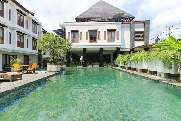 Casa Padma Suites Legian - Havuz