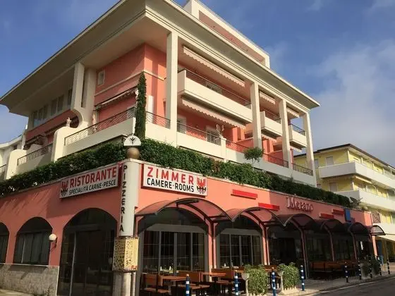 Casa & Ristorante Merano Bibione Spiaggia - Dış Mekan