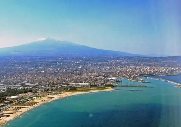 Casa Romeo - Nice Apartment at the Foot of Etna a few km From the ski Slopes