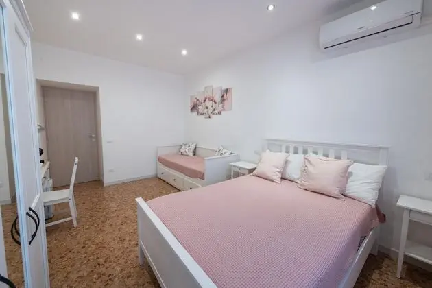 Casa Rosa Beige e Blu