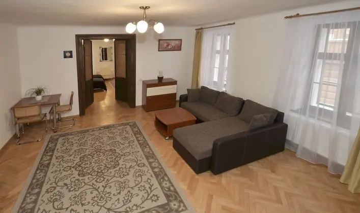 Casa Roth Apartments