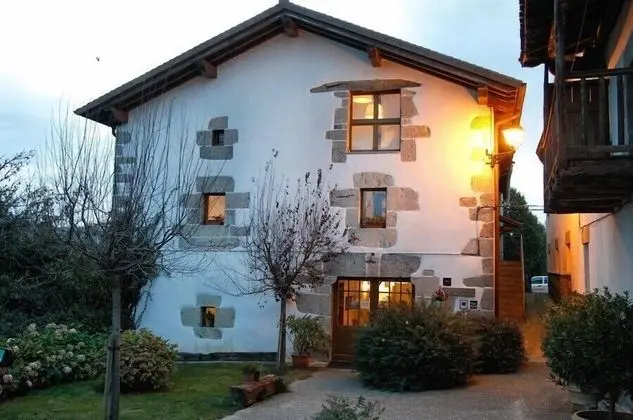 Casa Rural Azpikoetxea