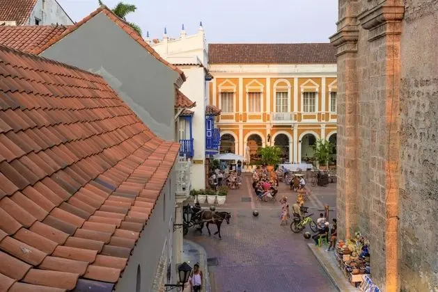Casa San Pedro -exclusive 3BR Colonial Apartment in Old City by