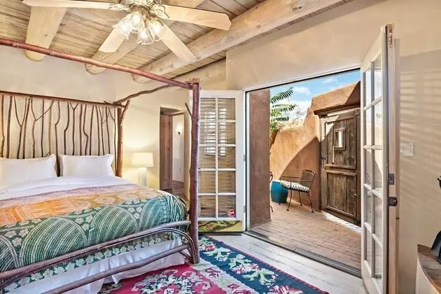 Casa Siempre Mayo - Railyard Gem, Walk to Plaza - Oda