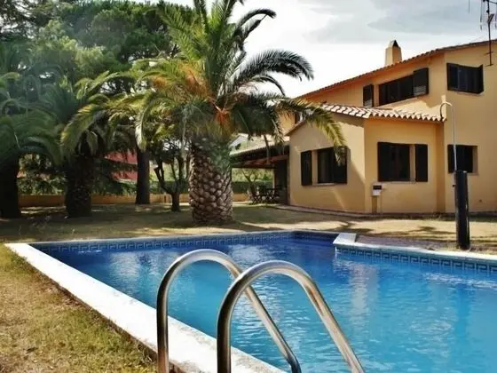 Casa Torresimona Adoración