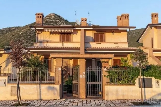 Casa Vacanza Villa Polifemo - Dış Mekan