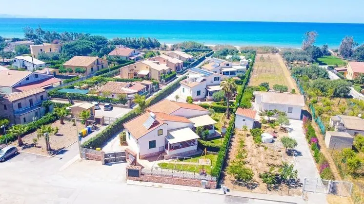 Casa Vacanze Mare Nostrum beach front - Öne Çıkan Resim