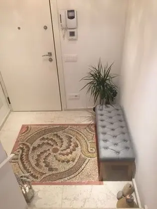 In Casa - Lobi