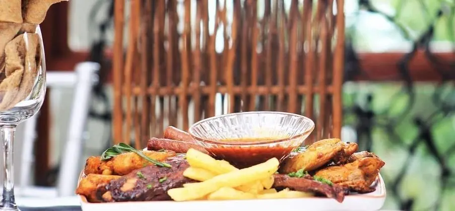 Casambo Exclusive Guest Lodge - Yerinde Yemek