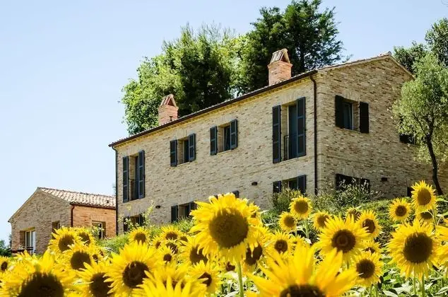 CasaVostra - Ambience Suites