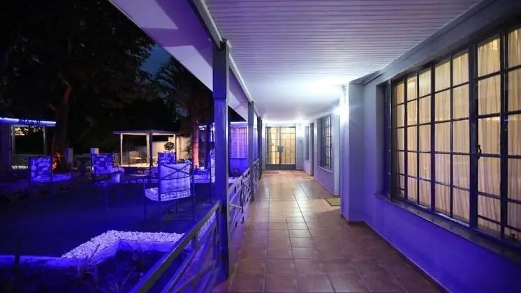 The Cascades Guest Lodge and Apartments - İç Mekan