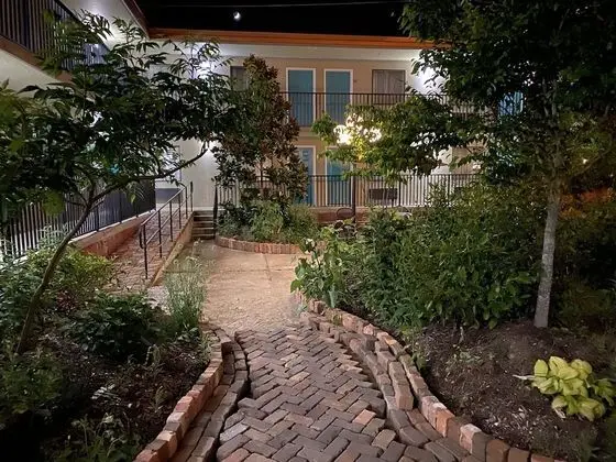 Cascades Inn - Öne Çıkan Resim