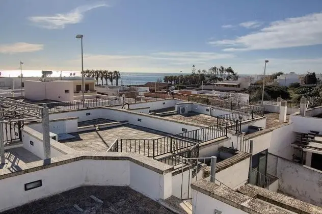 Casetta Dona a Ridosso Della Spiaggia Torre Vado