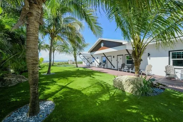 Casey Key Resorts - Beachfront