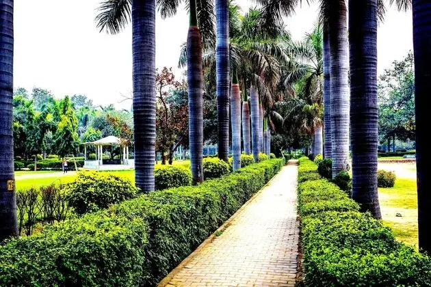 Caspia Hotel New Delhi Shalimar Bagh - Dış Mekan