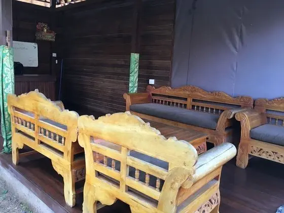 Cassava Bungalow - Lobi