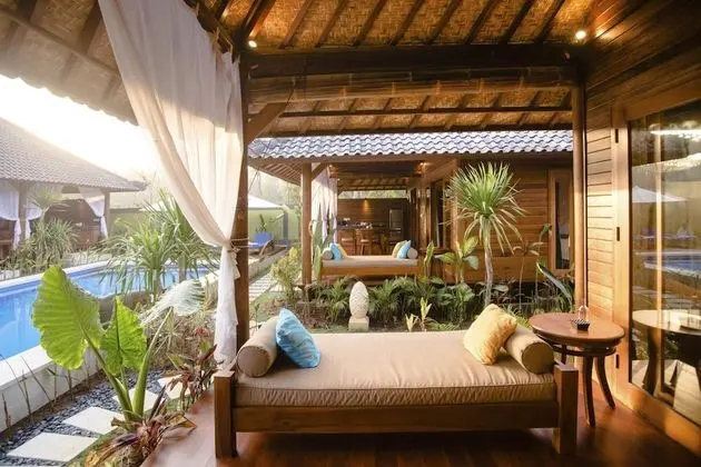 Castaway Resort - Spa