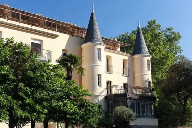 Castel Emeraude