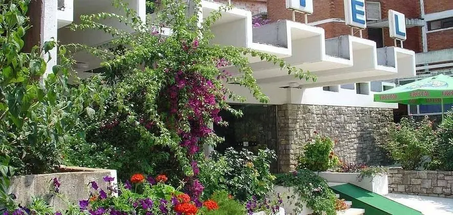 Hotel Castellastva - Dış Mekan