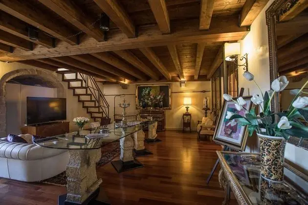 Castello Castriota Scanderbeg Suites De Charme - İç Mekan