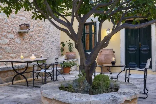 Castello Villa Daphnes - Private Pool & Whirlpool - Dış Mekan
