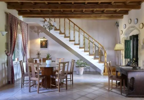 Castello Villa Daphnes - Private Pool & Whirlpool - Lobi