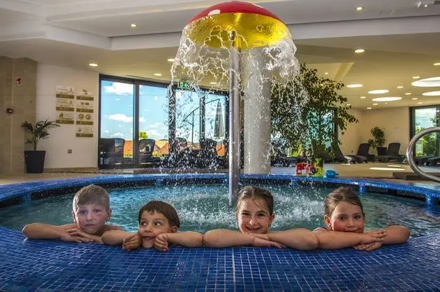 Castellum Hotel Hollókő - Havuz