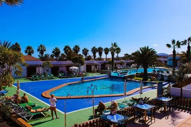 Castillo Beach Club Apartments - Havuz