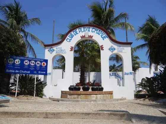 Castillo Huatulco Hotel & Beach Club