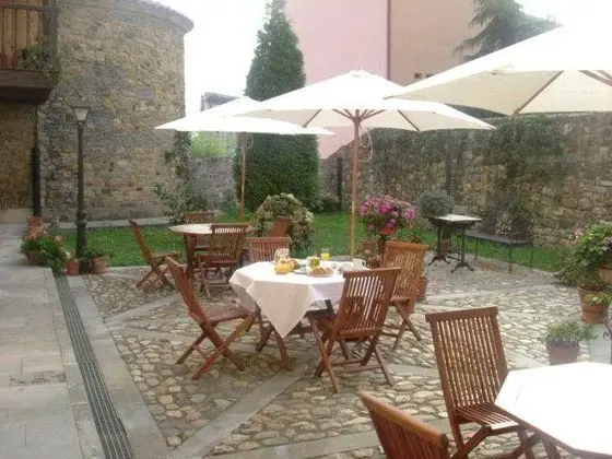 Castillo Valdes Salas