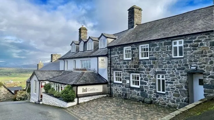 Castle Cottage Inn