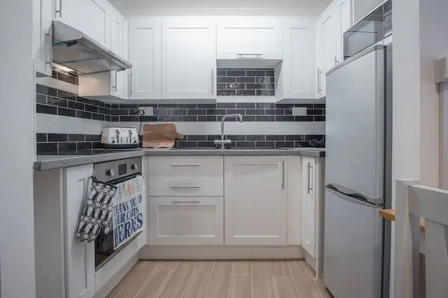 Castle Cove - 1 Bedroom Apartment - Tenby - Mutfak