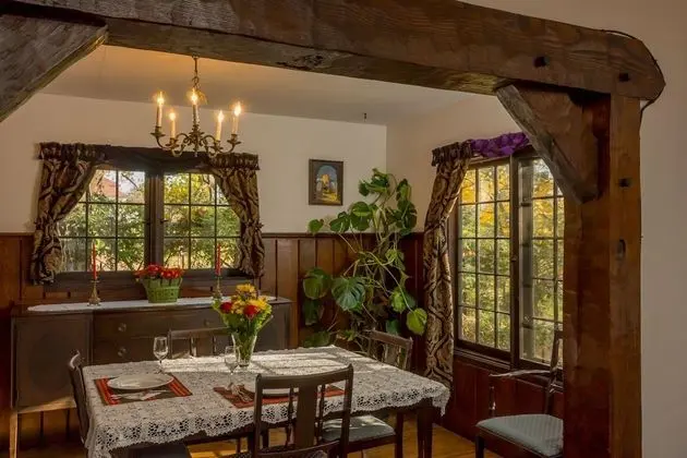 Castle on Glen - 3 Bedroom Home - Yerinde Yemek