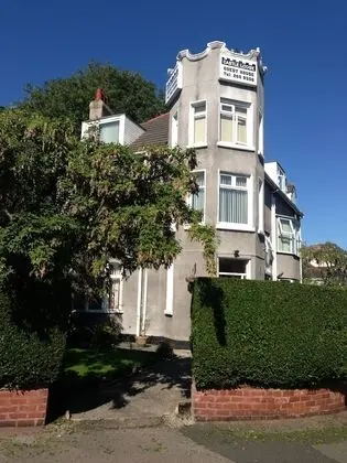 Castle Lodge Guest House - Dış Mekan