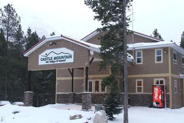 Castle Mountain Ski Lodge - Dış Mekan