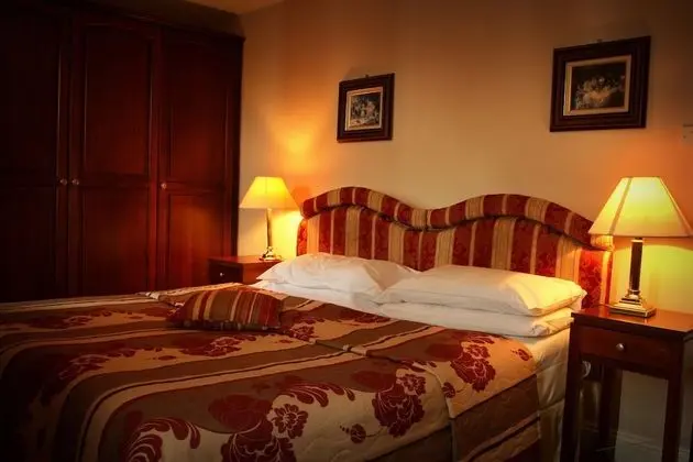 Castle Oaks House Hotel - Oda