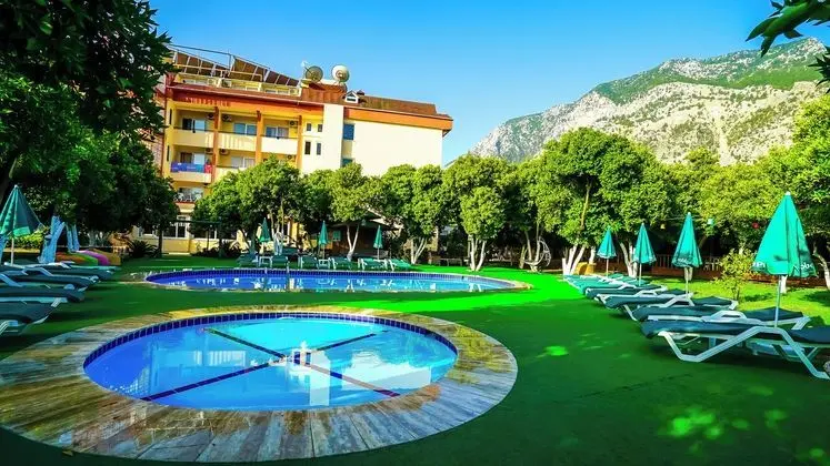 Castle Park Hotel