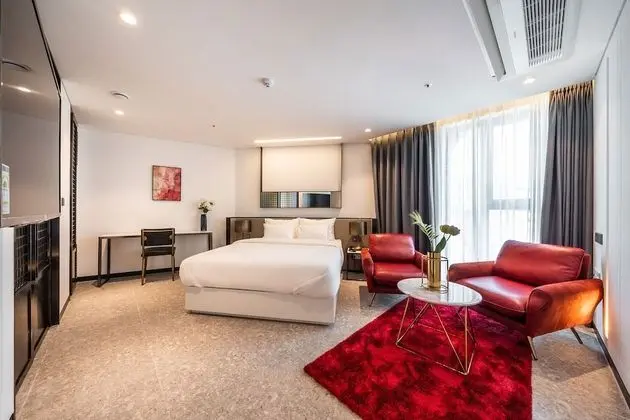 Hotel the Castle Sincheon