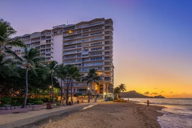 Castle Waikiki Shore Beachfront - Öne Çıkan Resim