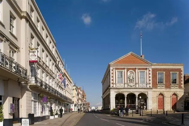 Castle Windsor Hotel MGallery