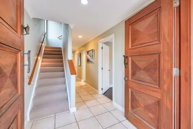 Castor Bay Home near Albany Sleeps 9 - Lobi