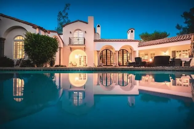 Catalina by Avantstay 6BR Private Grand Estate Gorgeous Backyard & Pool - İç Mekan