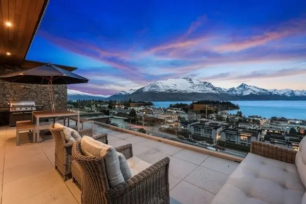 Catalina’s Luxury Apartment 5