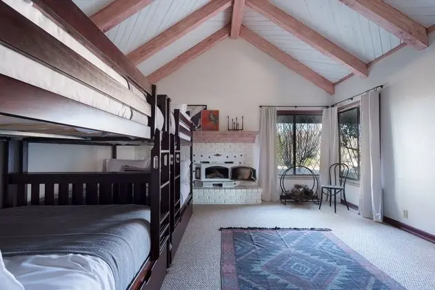 Cathedral by Avantstay Charming Secluded Estate w/ Sauna, Pool Table & Views of the Rolling Hills - İç Mekan