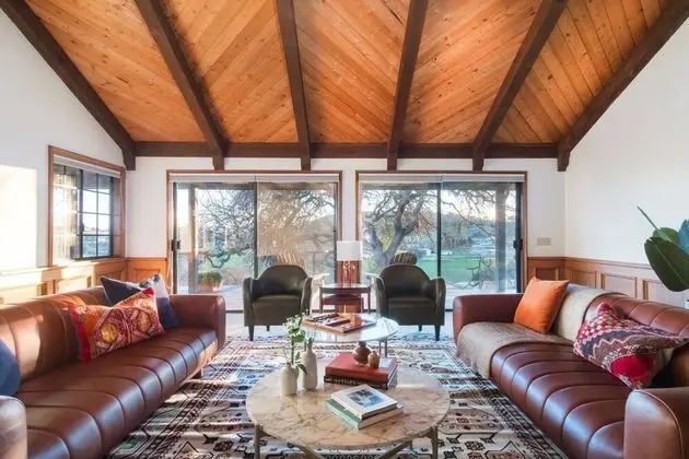 Cathedral by Avantstay Charming Secluded Estate w/ Sauna, Pool Table & Views of the Rolling Hills - İç Mekan
