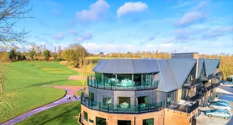 Cave Hotel & Golf Resort