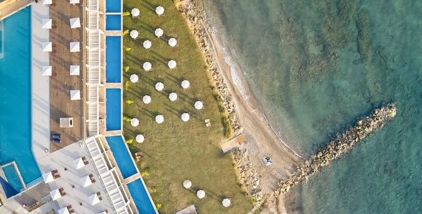 Cavo Orient Beach Hotel - Dış Mekan